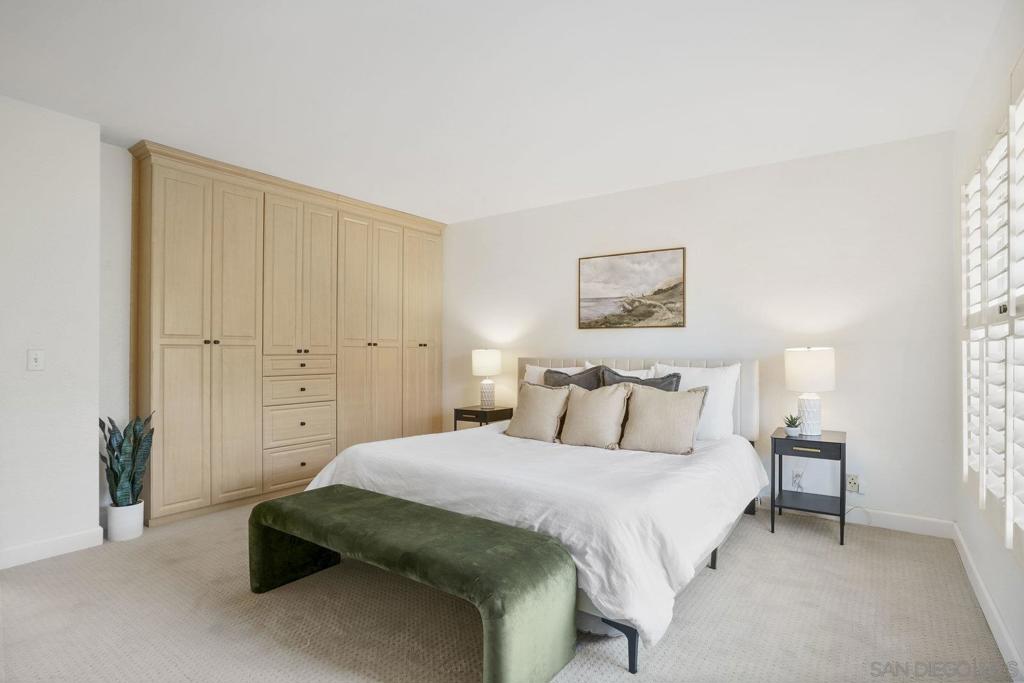 3275 Caminito Eastbluff 203 Property Photo 20