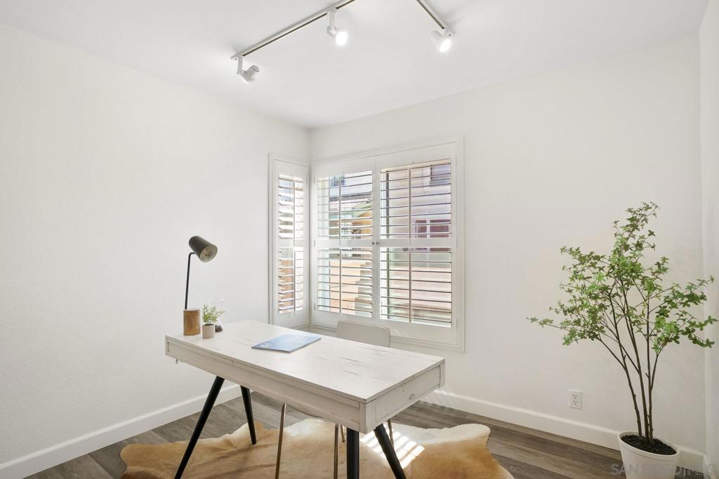 3275 Caminito Eastbluff 203 Property Photo 23