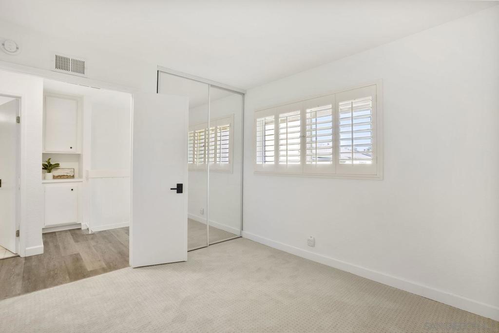 3275 Caminito Eastbluff 203 Property Photo 25