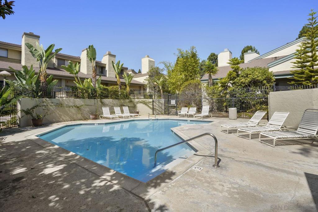 3275 Caminito Eastbluff 203 Property Photo 33