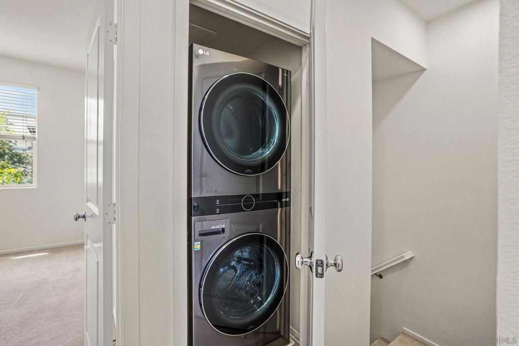 225 Royal Glen 408 Property Photo 19