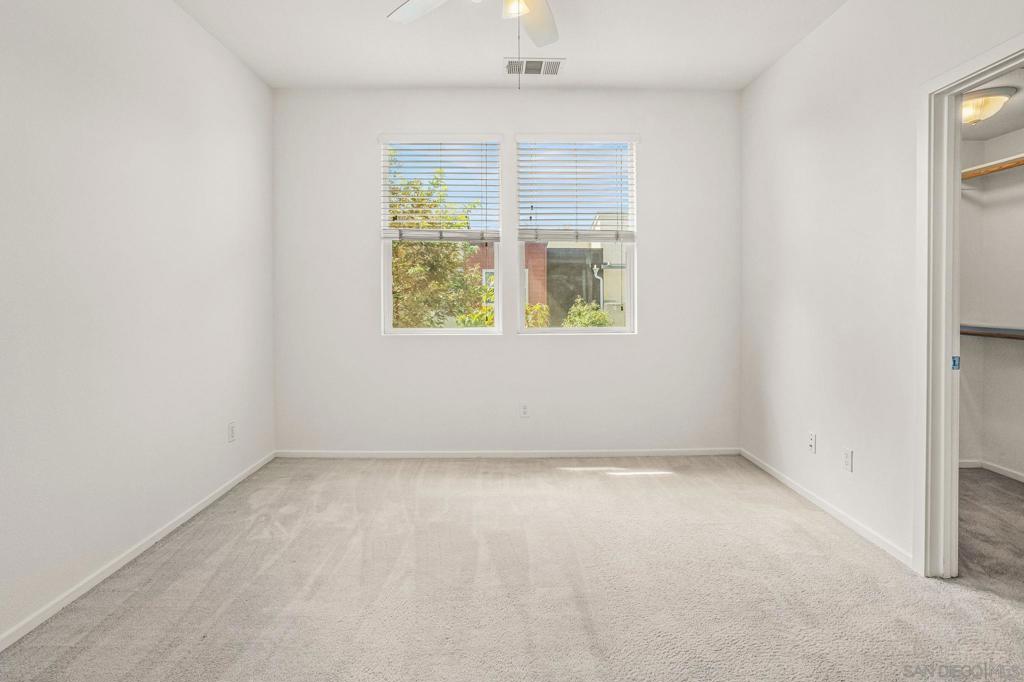 225 Royal Glen 408 Property Photo 23