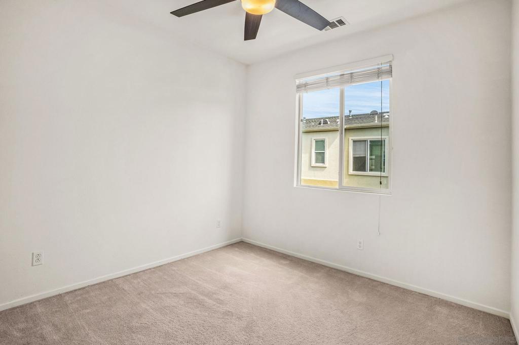 225 Royal Glen 408 Property Photo 26