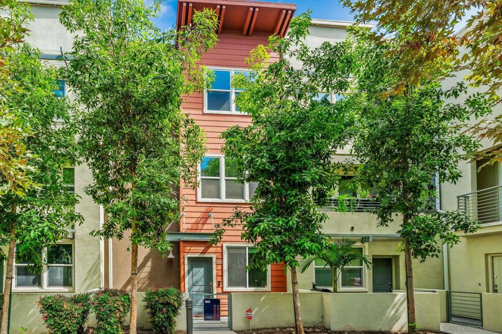 225 Royal Glen 408 Property Photo 30