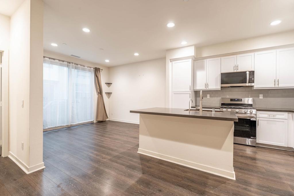 320 Waverunner Ct Property Photo 2