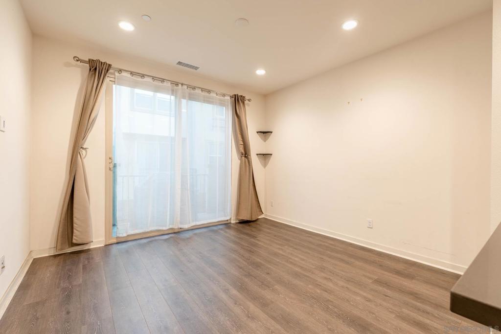 320 Waverunner Ct Property Photo 8