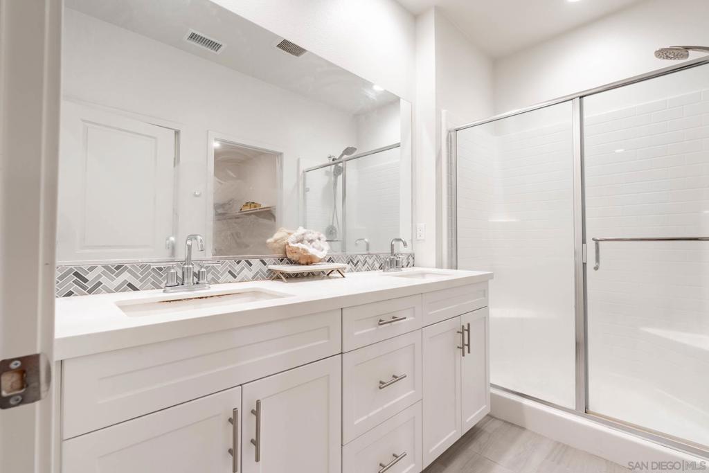 320 Waverunner Ct Property Photo 17