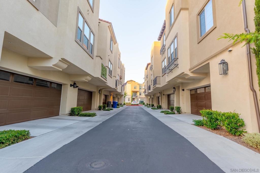 320 Waverunner Ct Property Photo 22