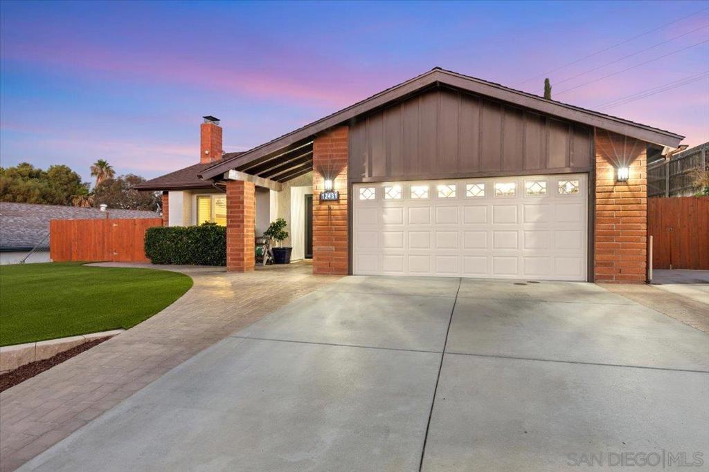 12431 Ridgeton Dr Property Photo 2