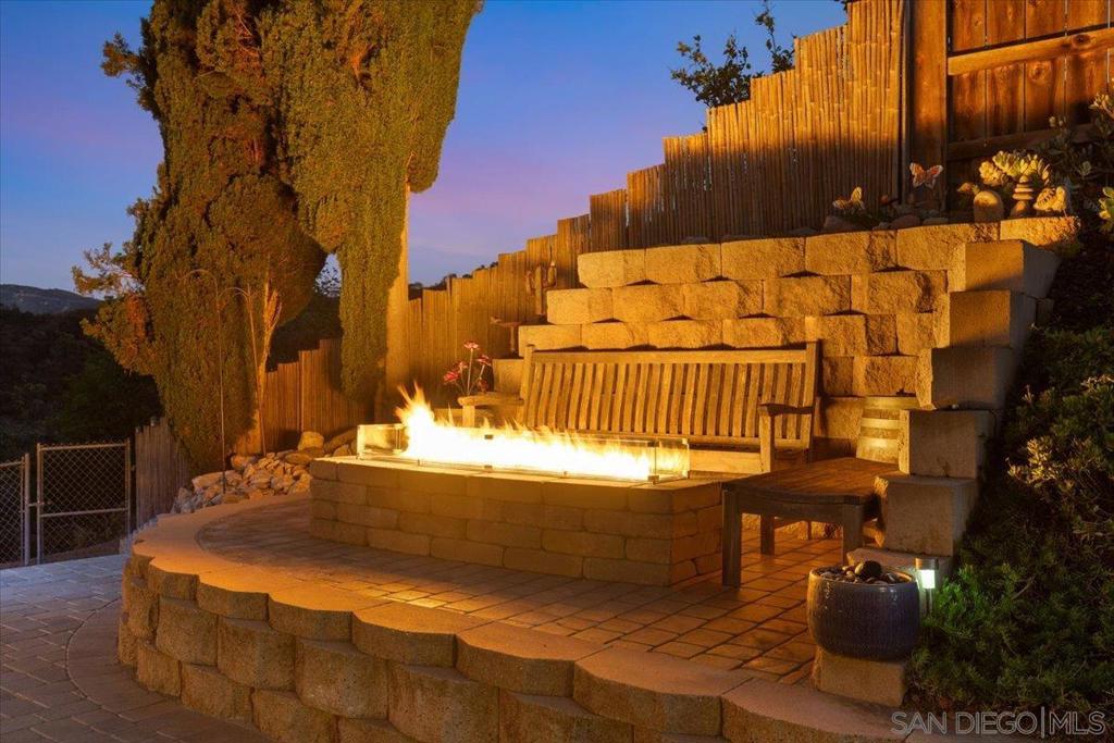 12431 Ridgeton Dr Property Photo 8