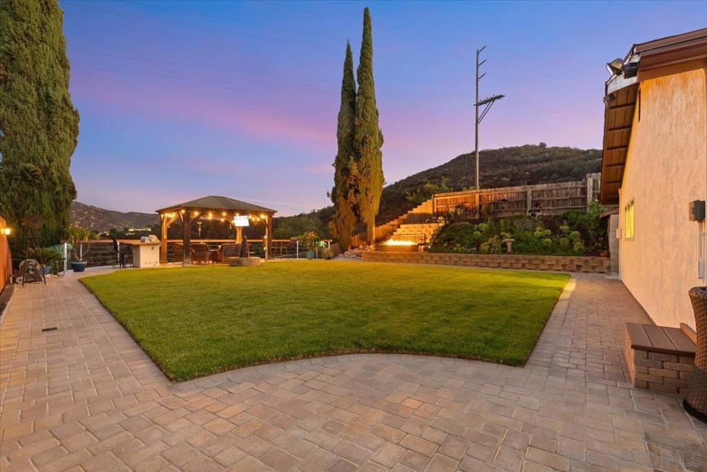 12431 Ridgeton Dr Property Photo 9