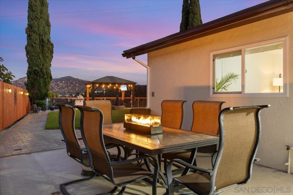 12431 Ridgeton Dr Property Photo 10