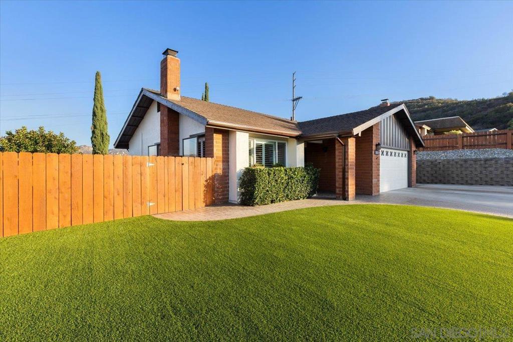 12431 Ridgeton Dr Property Photo 12