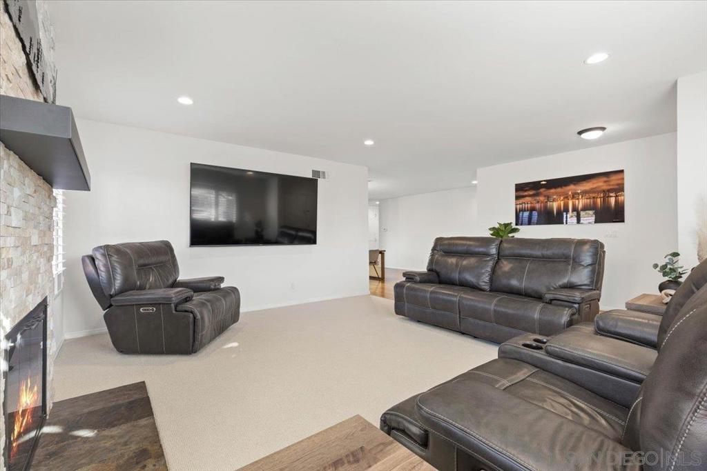 12431 Ridgeton Dr Property Photo 16