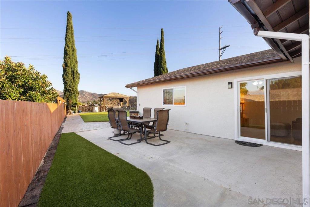 12431 Ridgeton Dr Property Photo 36