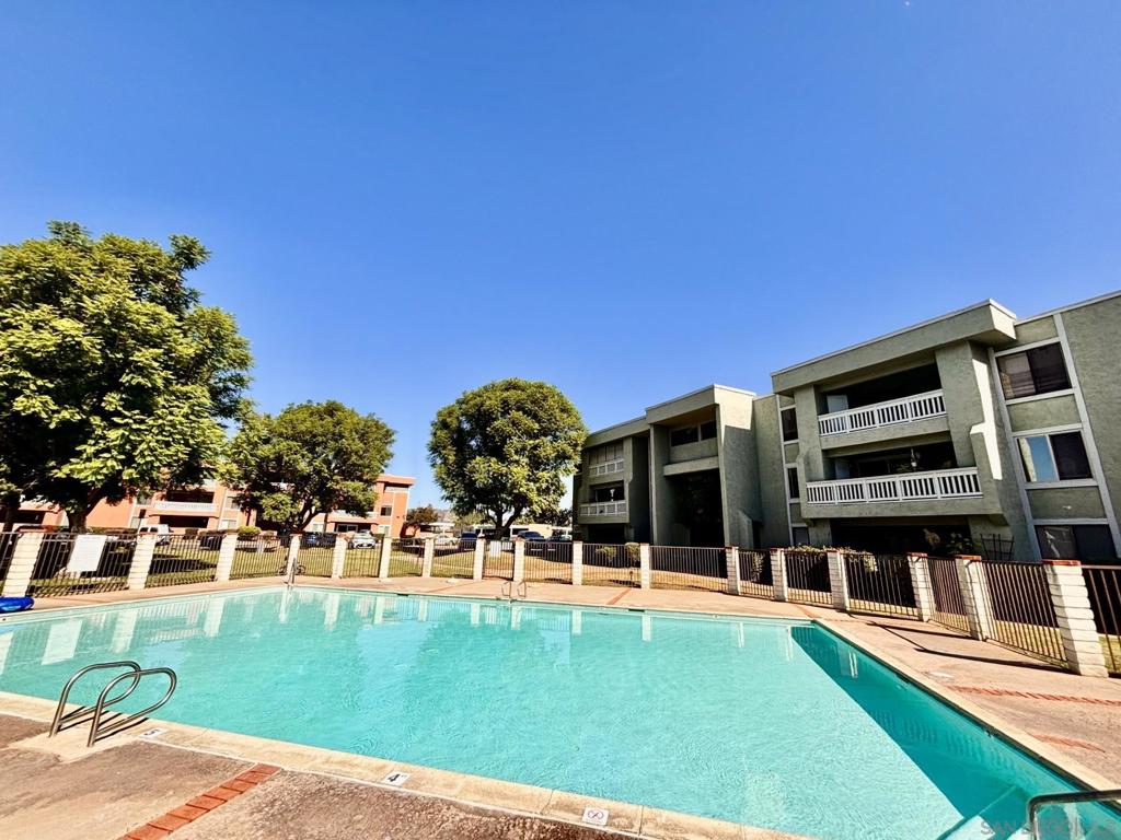 1040 E Washington Ave 33 Property Photo 1