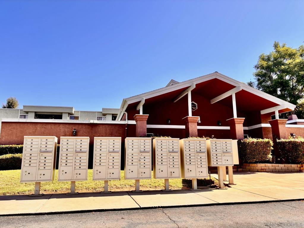 1040 E Washington Ave 33 Property Photo 17