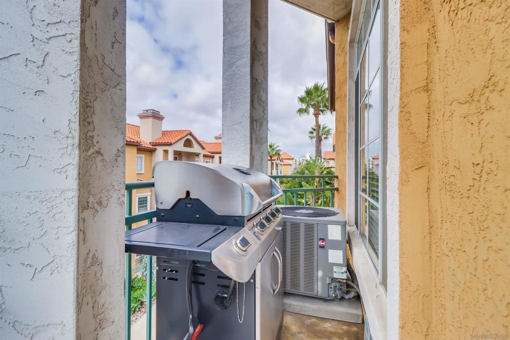 2050 Camino De La Reina 3305 Property Photo 13