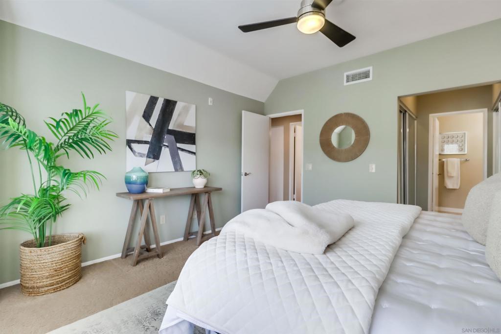 2050 Camino De La Reina 3305 Property Photo 17