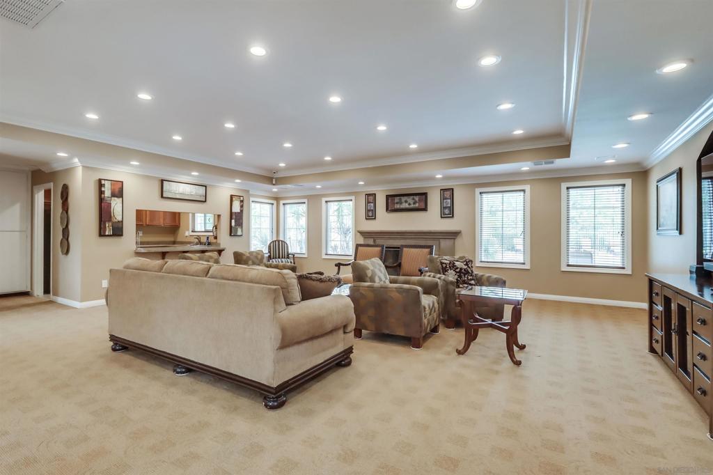 2050 Camino De La Reina 3305 Property Photo 40