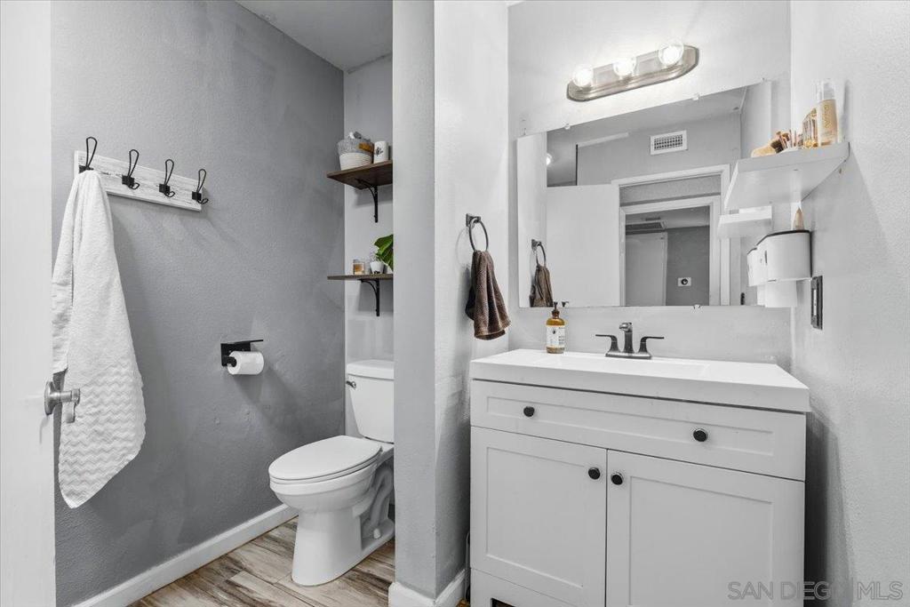 2543 Caminito Avellano Property Photo 17