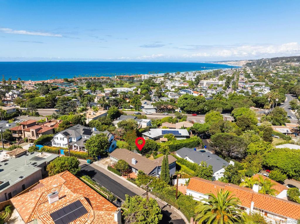 7850 Roseland Dr Property Photo 1