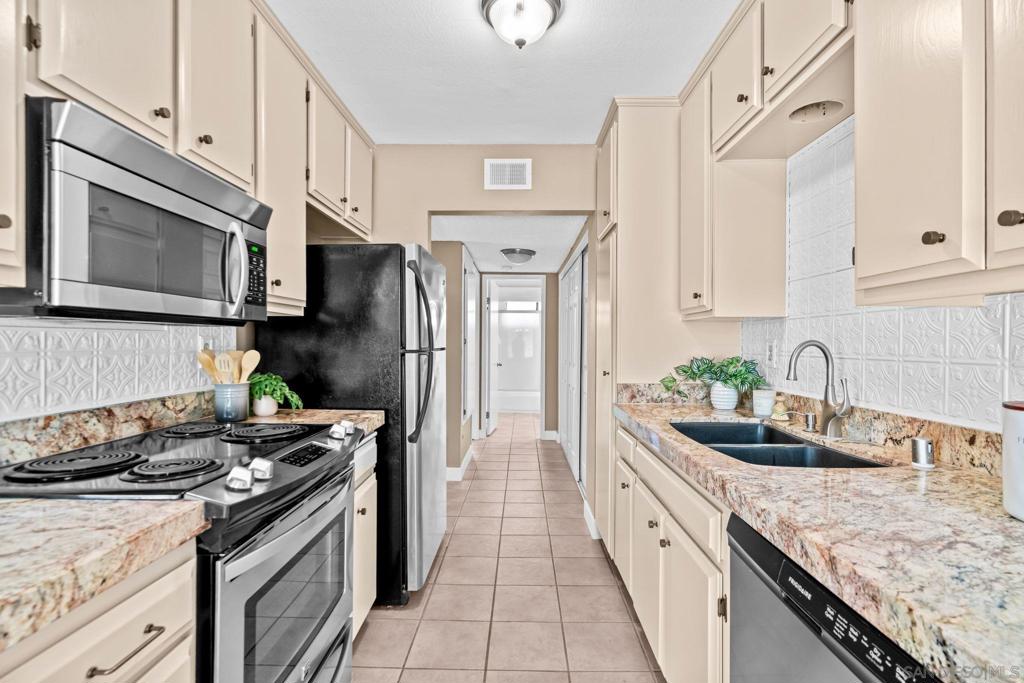 450 W Vermont Ave 104 Property Photo 9