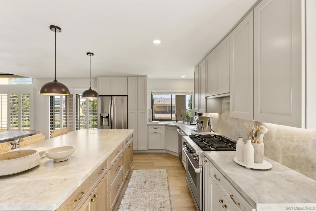 6489 Caminito Catalan Property Photo 12