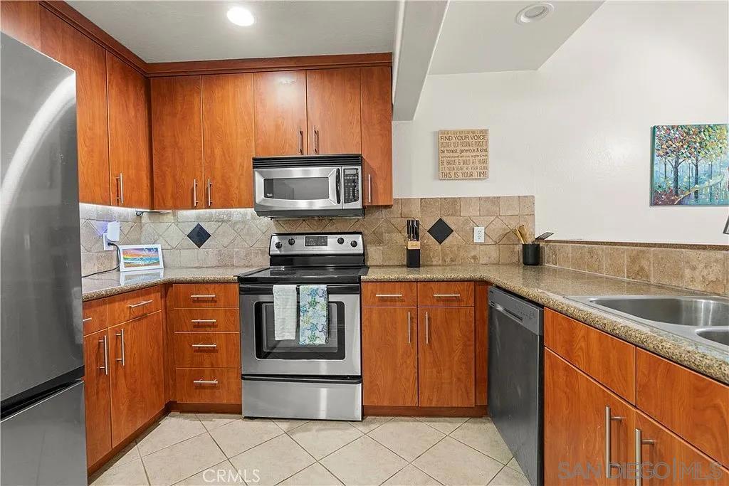 7003 Saranac St 203 - 1 Property Photo 9