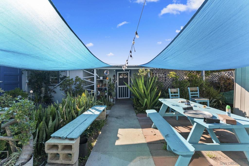 4416 18 34th St Property Photo 8