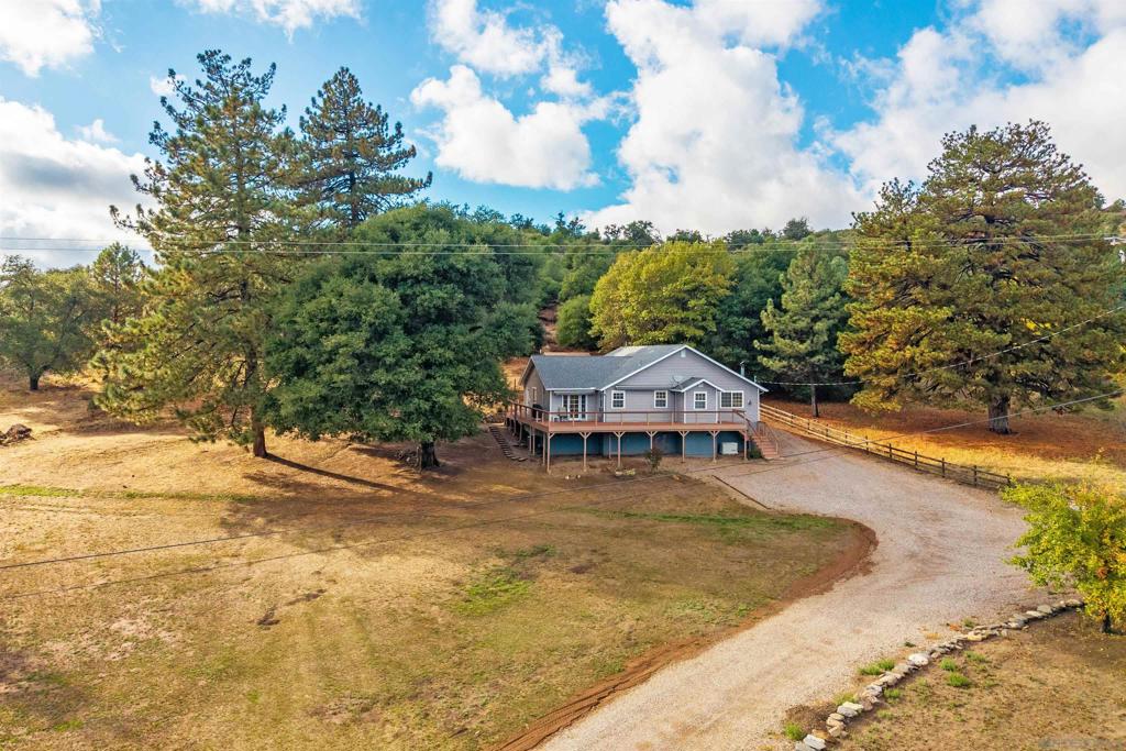 4074 La Tenaja Trail Property Photo 5