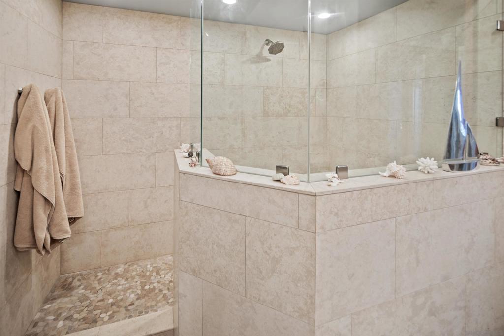 1099 1st Street Property Photo 7