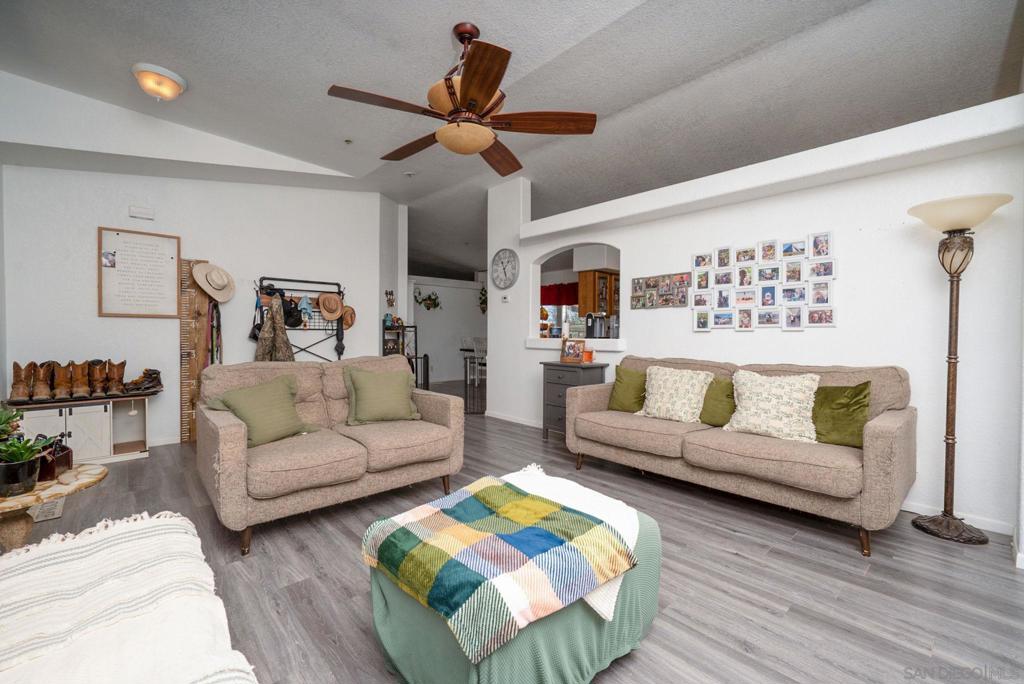 39550 Jewel Valley Ct Property Photo 5