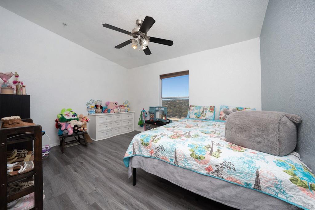 39550 Jewel Valley Ct Property Photo 14