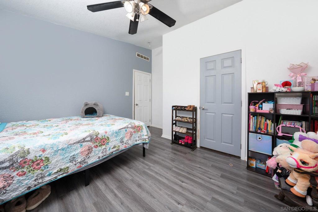 39550 Jewel Valley Ct Property Photo 15