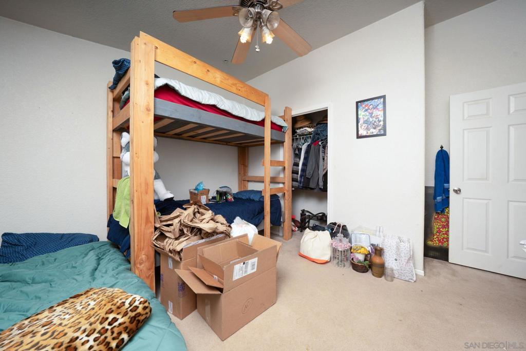 39550 Jewel Valley Ct Property Photo 17