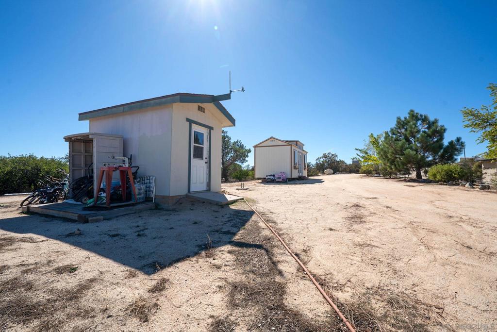 39550 Jewel Valley Ct Property Photo 23