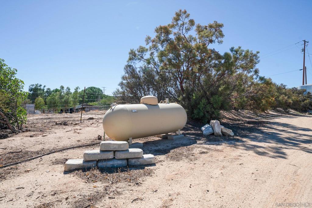 39550 Jewel Valley Ct Property Photo 24