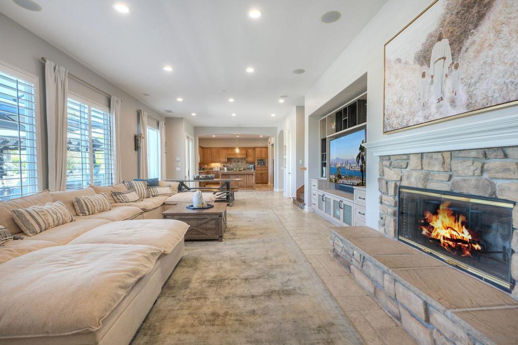 10055 Winecrest Rd Property Photo 6