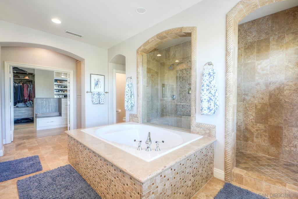 10055 Winecrest Rd Property Photo 10