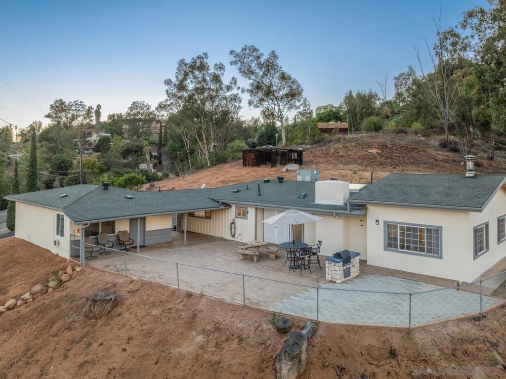 11330 Posthill Road Property Photo 4