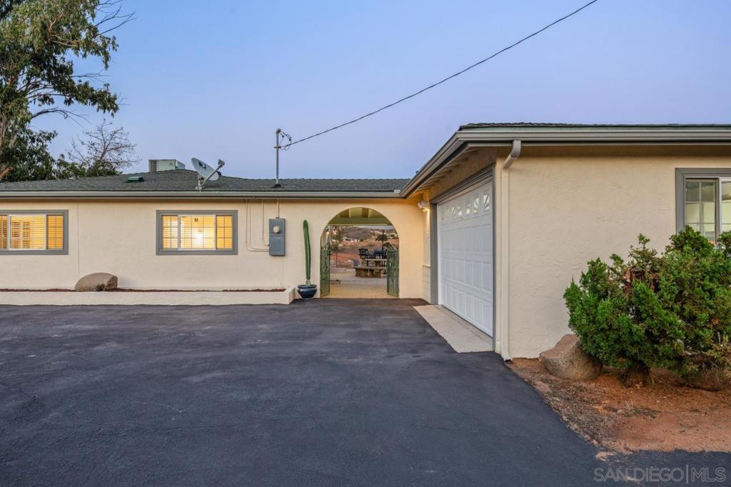 11330 Posthill Road Property Photo 5