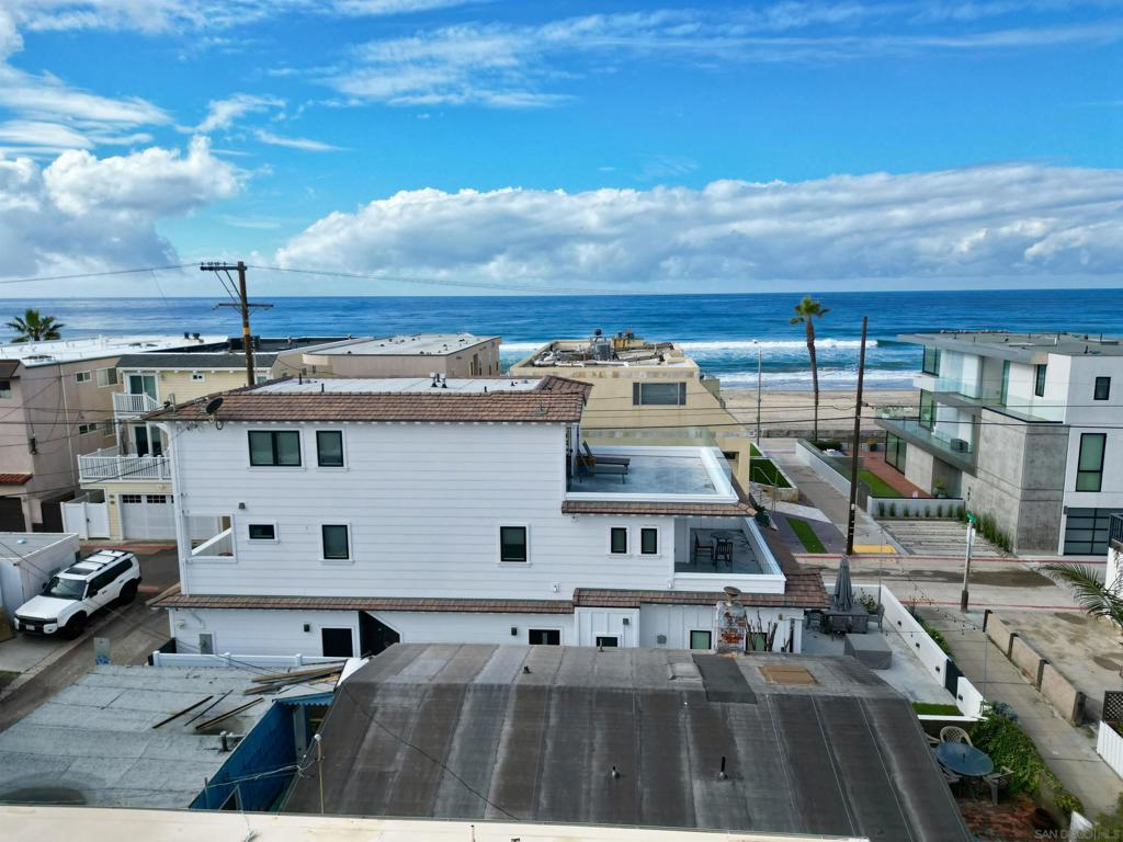 719 Jersey Ct Property Photo 5