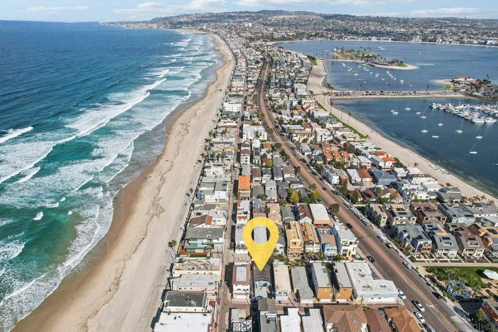 719 Jersey Ct Property Photo 6