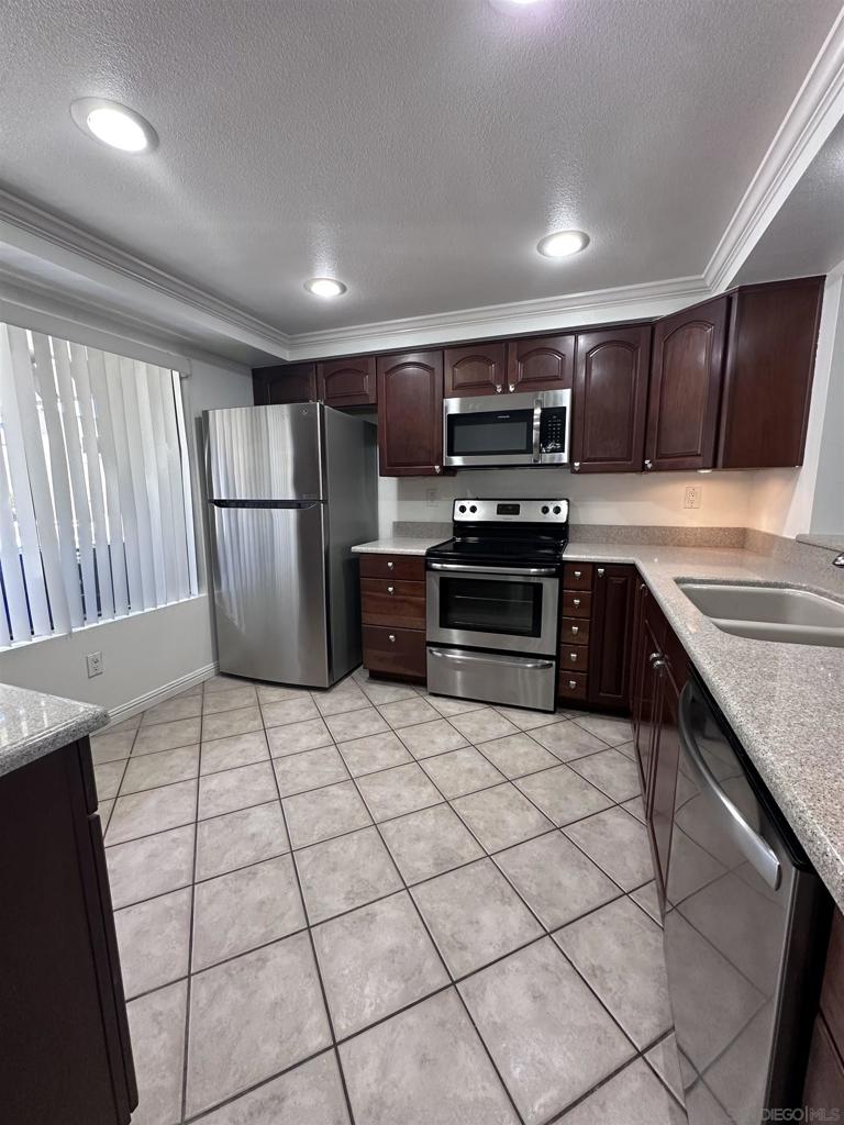 3031 Plaza Lorenzo Property Photo 2