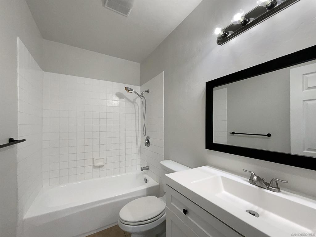 5819 Roanoke St Property Photo 7