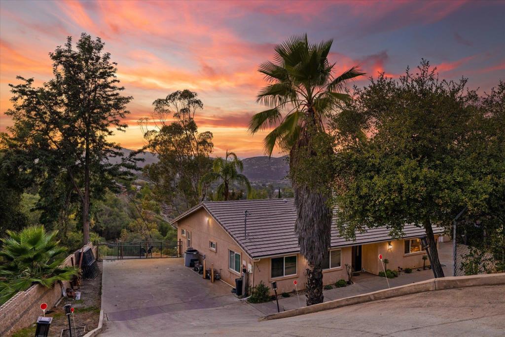 1714 Foss Rd Property Photo 3