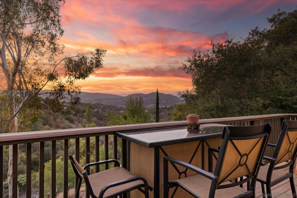 1714 Foss Rd Property Photo 4