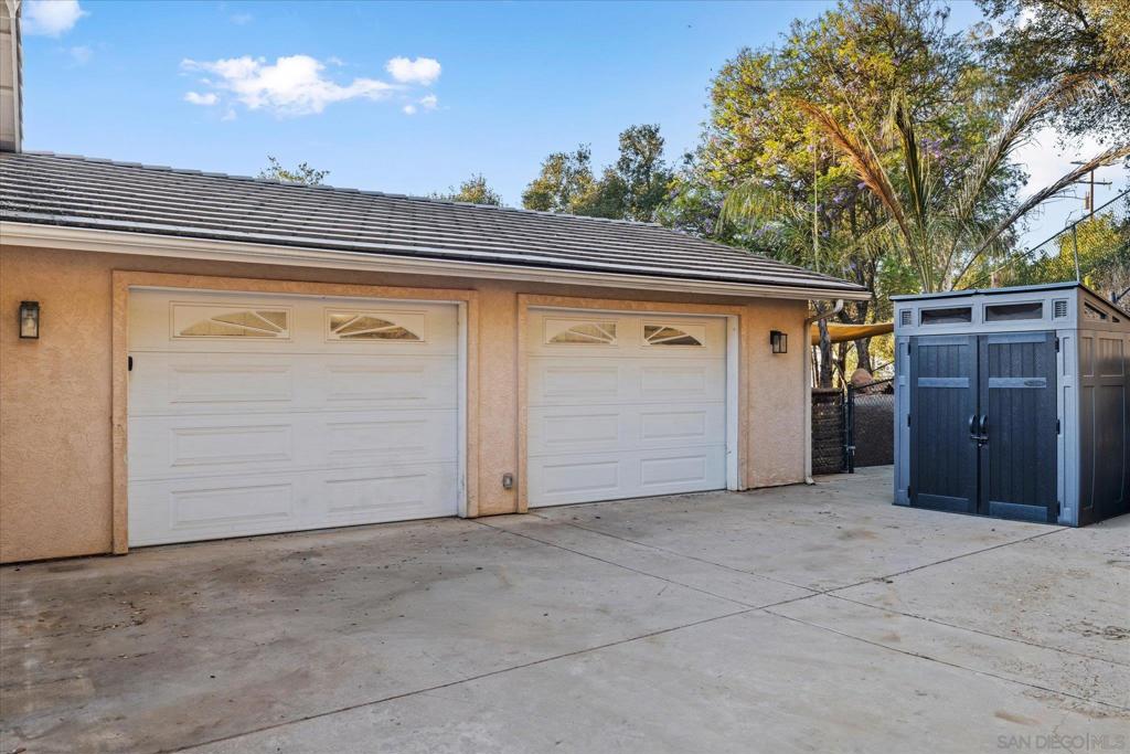 1714 Foss Rd Property Photo 6