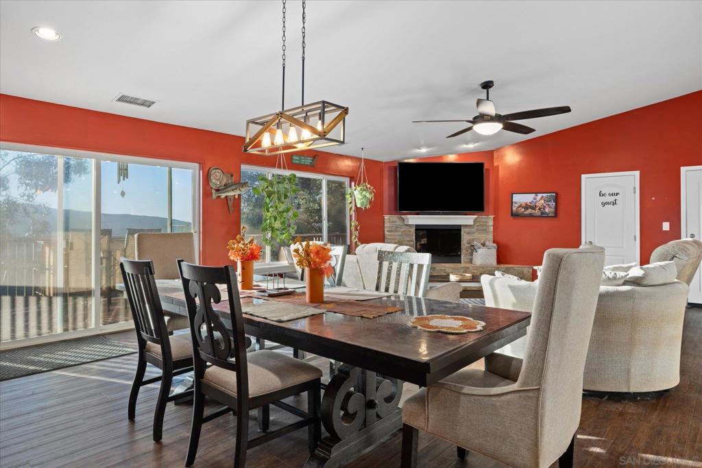 1714 Foss Rd Property Photo 10